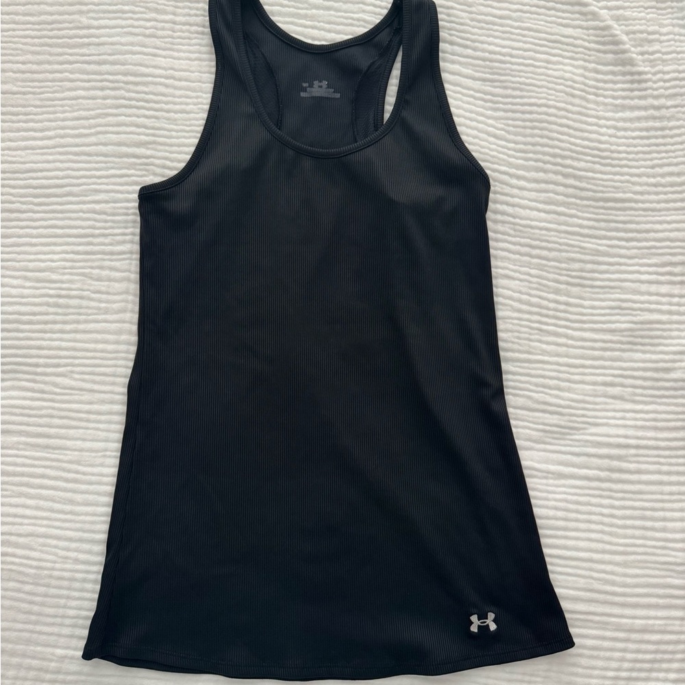 EUC Under Armour Black Fitted Sleeveless Tank Top